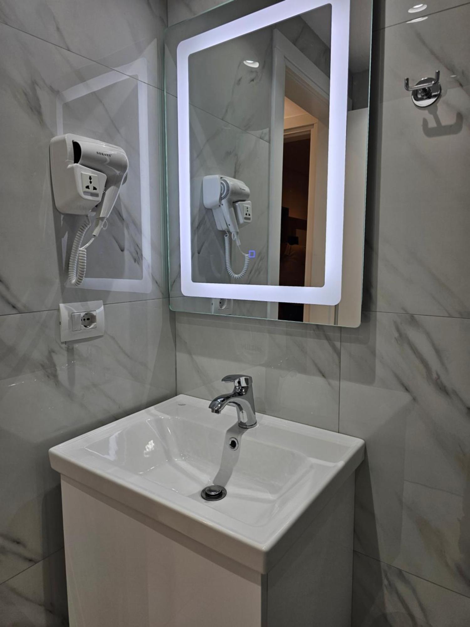 Veliaj Apartman *