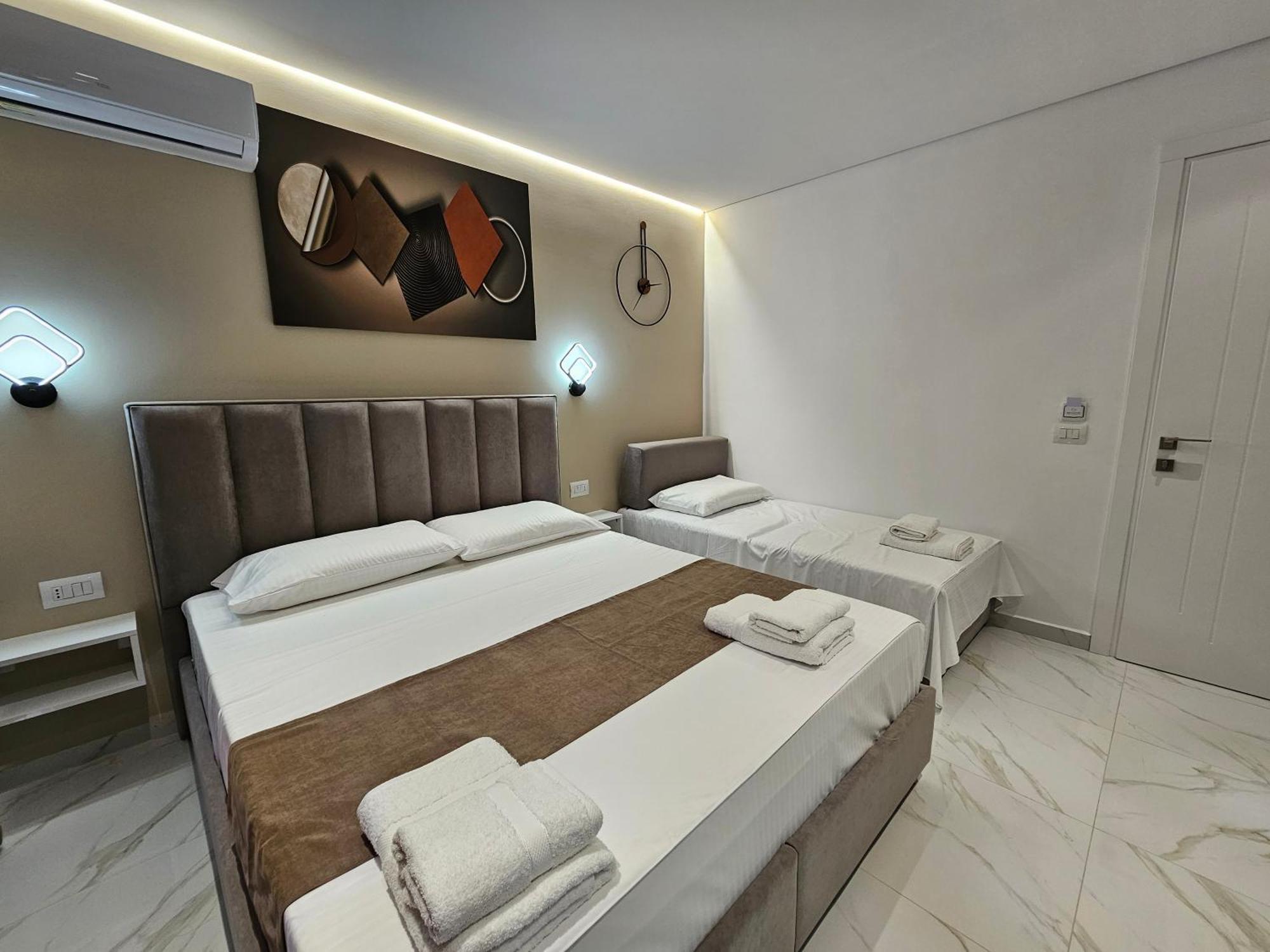 Veliaj Apartment