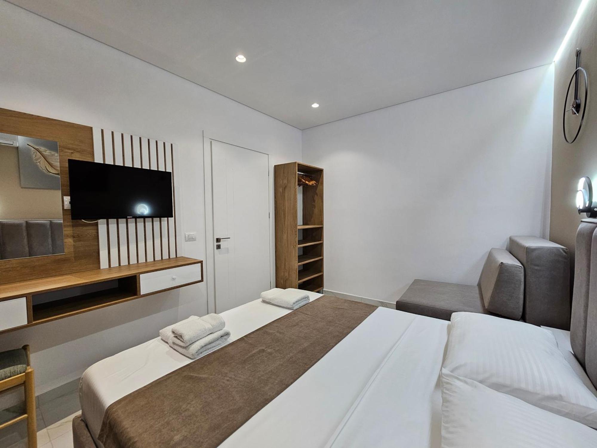 Veliaj Apartman *