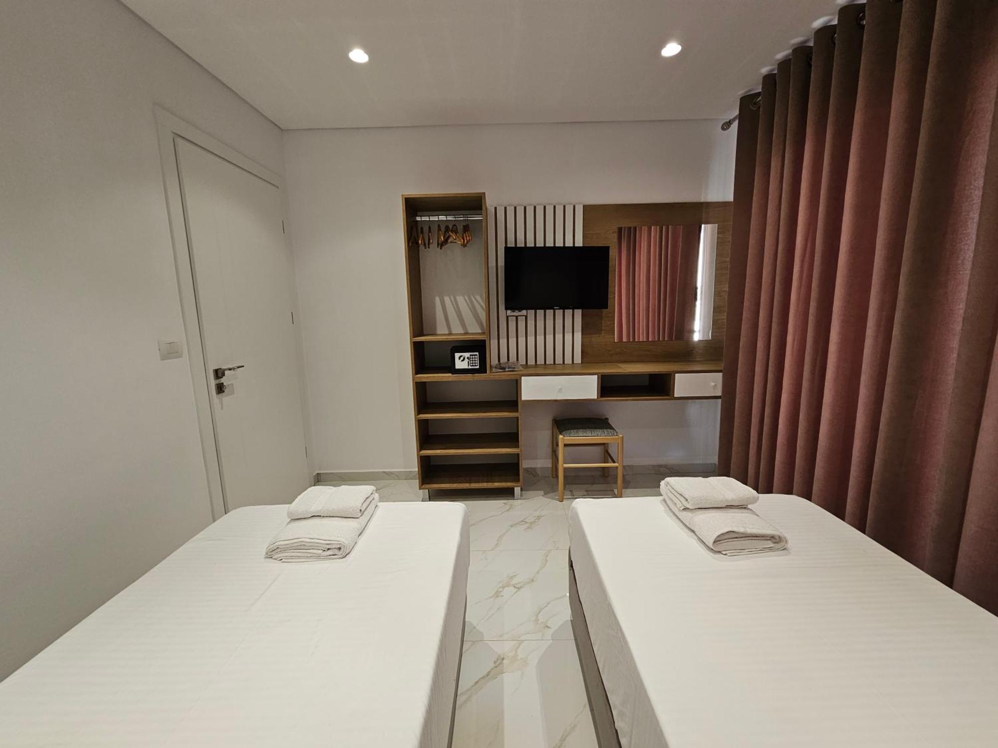 Veliaj Apartman *
